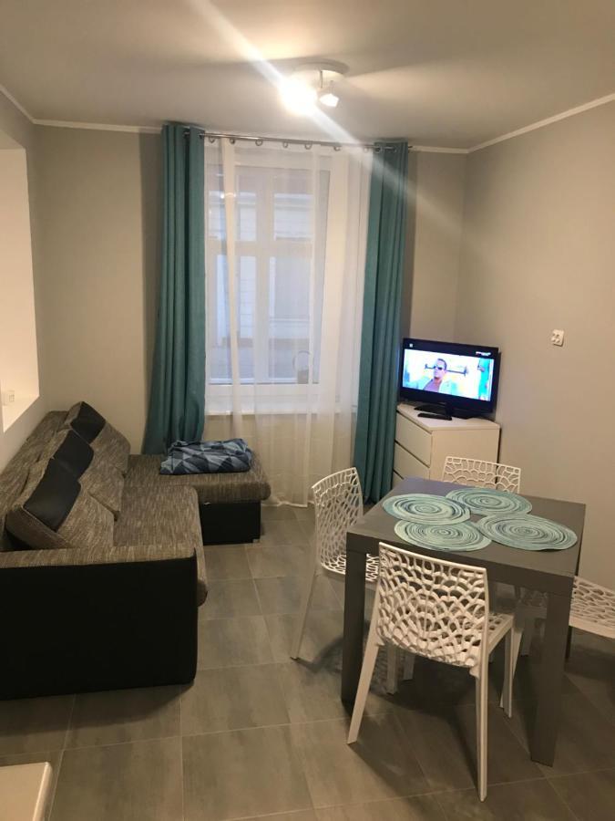 Apartment C18